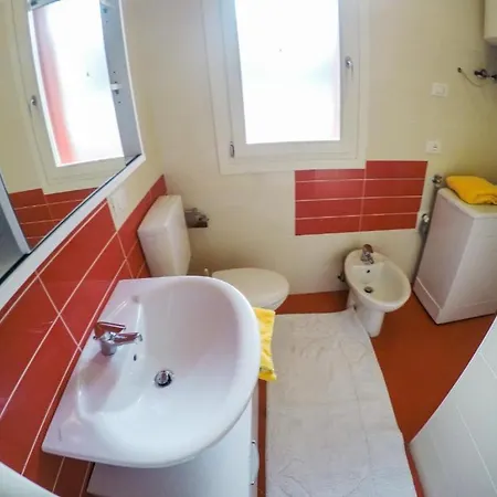 Al Mare - Monolocale Con Terrazza - Agenzia Cocal Apartman